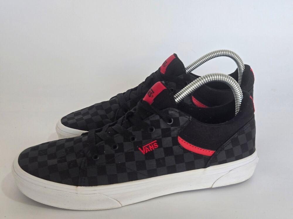Vans Ward Checkerboard Skate Shoes Youth 6.5 Black Charcoal Red Low Top Sneakers